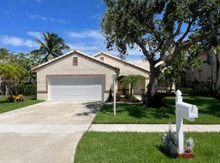 236 NW 190th Ave, Pembroke Pines, FL 33029