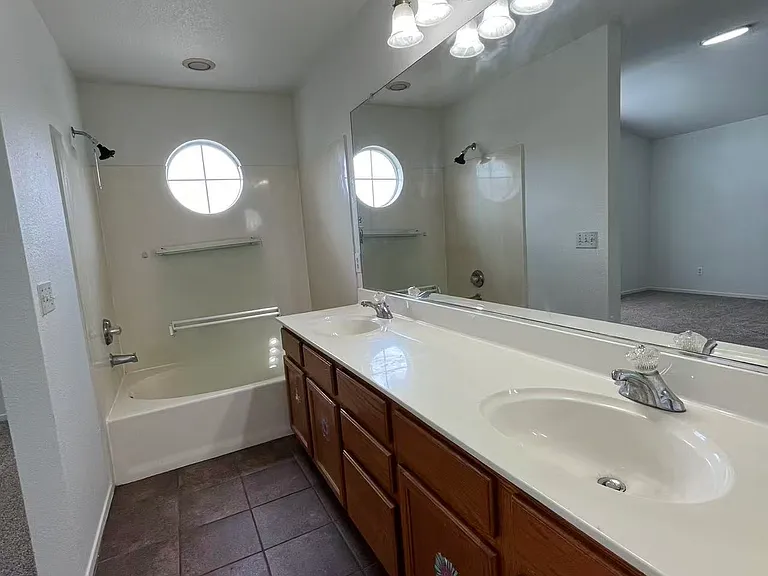 1022 Bess Pl — Photo 28