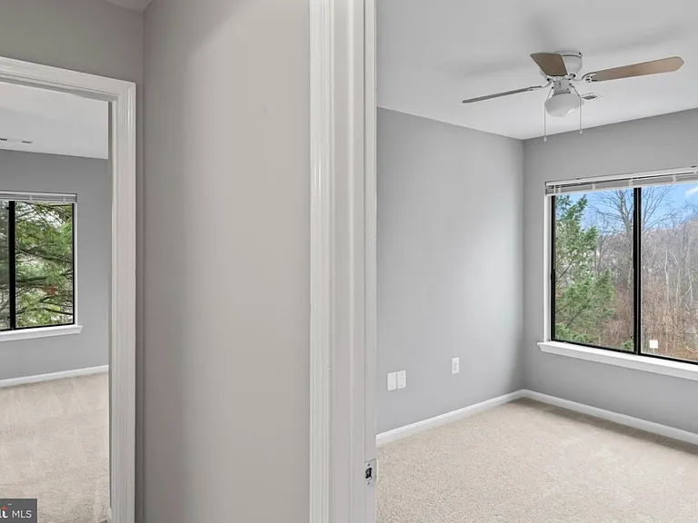 9553 Battery Heights Blvd #402 — Photo 36