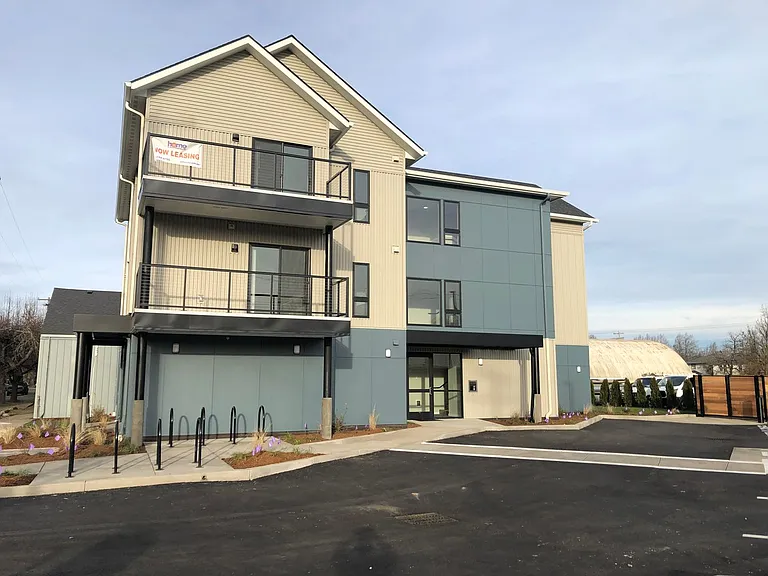 Booster Court — Photo 38