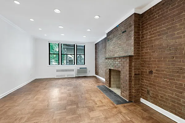 Rented by Cooper & Cooper Real Estate | media 10