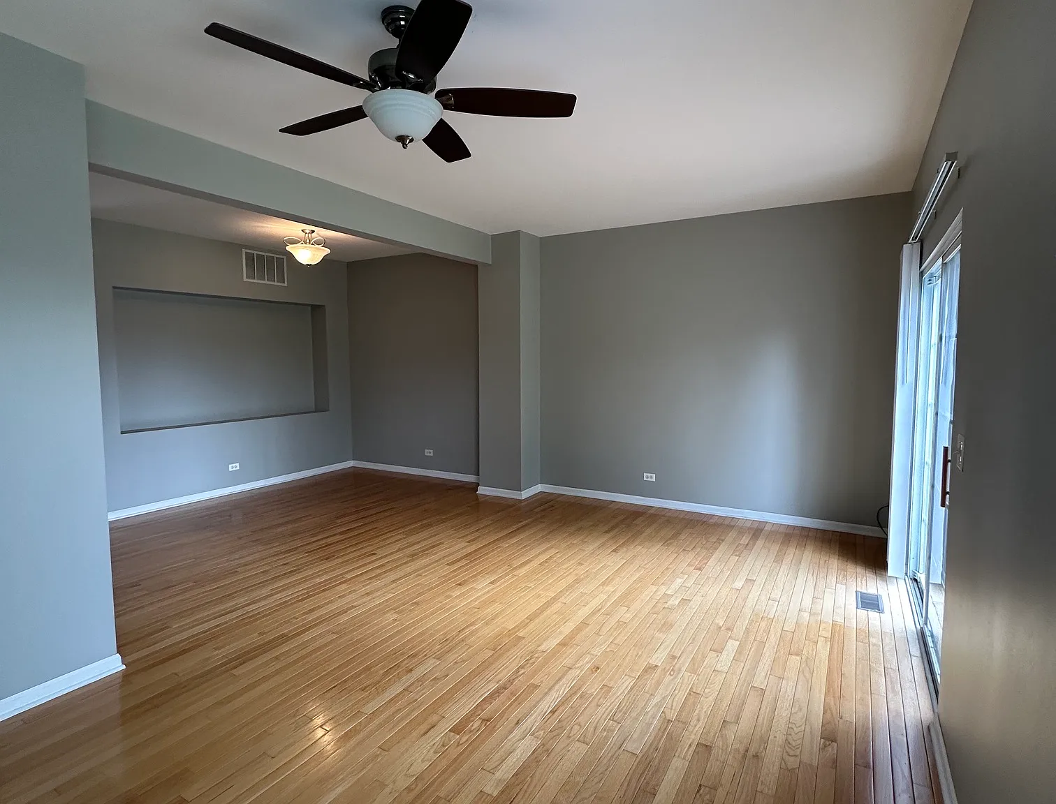 3 bed, 2.5 bath, 1546 sqft, $2,495 — Photo 2