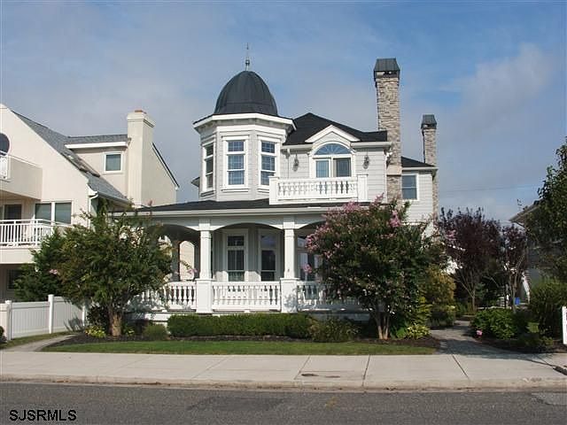 1st image of 2428 Wesley Ave