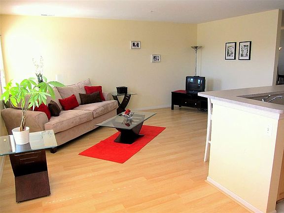 5th image of 2796 Barclay Way