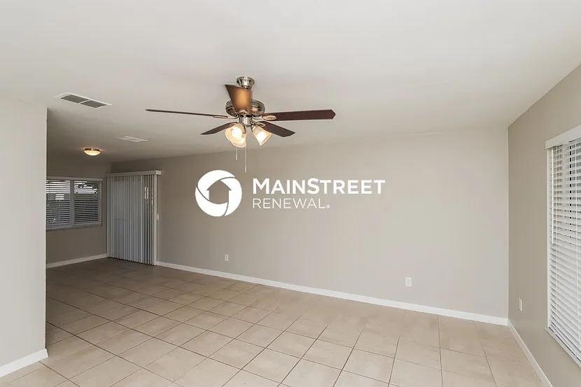 1391 Nolan St Ne — Photo 4