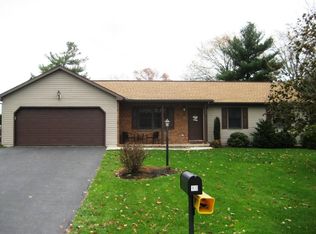 16 Glenwood Dr, Myerstown, PA 17067