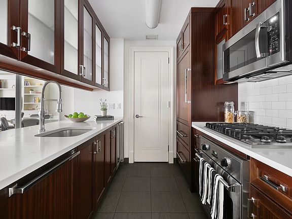 2nd image of 205 W 76th St APT 401
