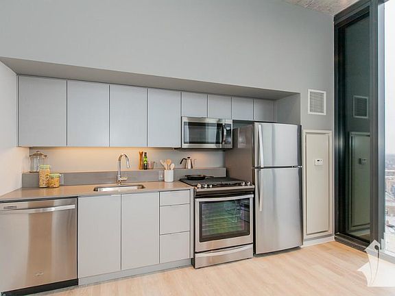 3rd image of 2734 W Belden Ave #3