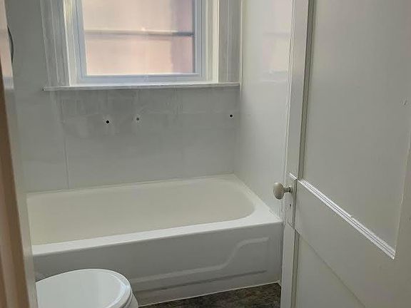 3rd image of 4544 Chouteau Ave APT 2E