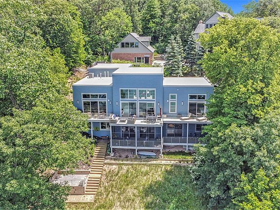 2nd image of 827 E Lake Front Dr
