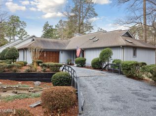 6 Quail Lake Rd E, Pinehurst, NC 28374