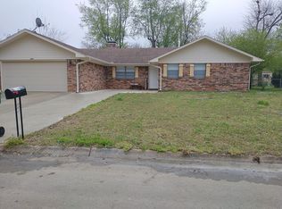 2104 E 15th St, Russellville, AR 72802