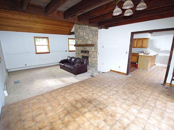 Additional Living Room