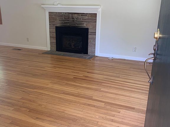 4th image of 150 Waverley St