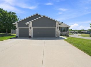 6906 N Wendell Ct, Wichita, KS 67219
