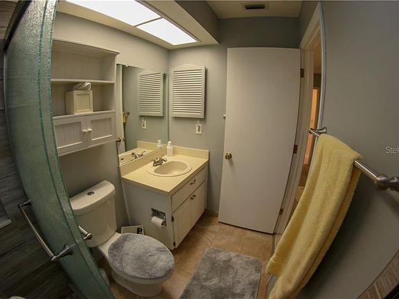 4th image of 3444 Maclaren Dr