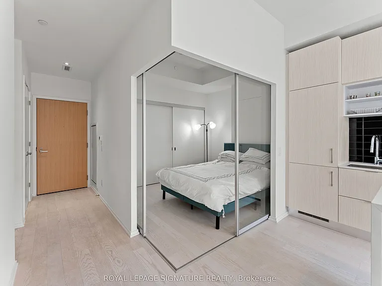 5 Soudan Ave #1629 — Photo 28