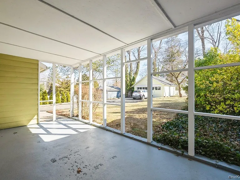 130 Soundview Rd — Photo 24