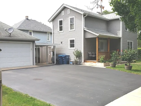 374 Beach St, Aurora, IL 60505