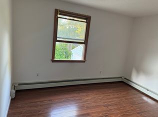 83 Pratt St #B, Bristol, CT 06010