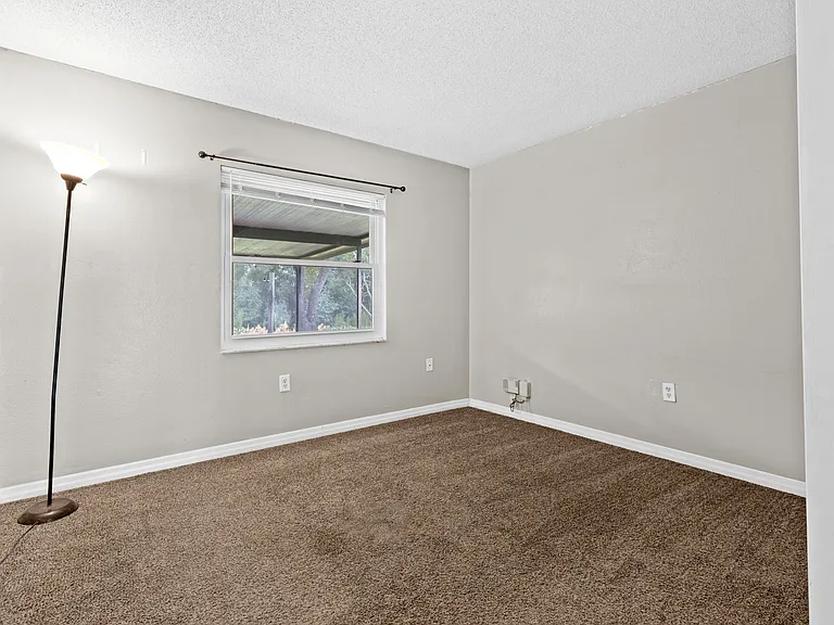 629 Stillview Cir — Photo 23