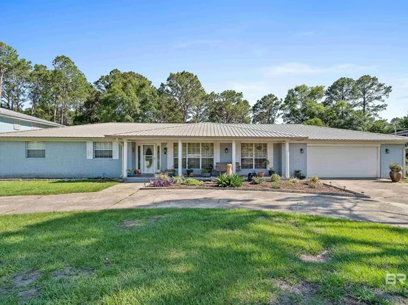 935 E Canal Dr, Gulf Shores, AL 36542