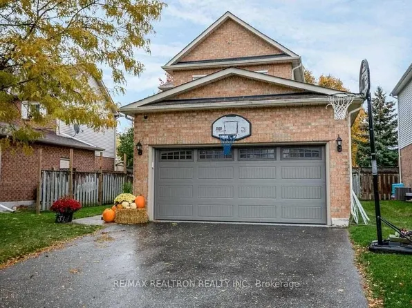 31 Natanya Blvd, Georgina, ON L4P 3R4
