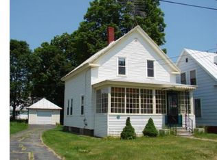 17 Bean St, Madison, ME 04950