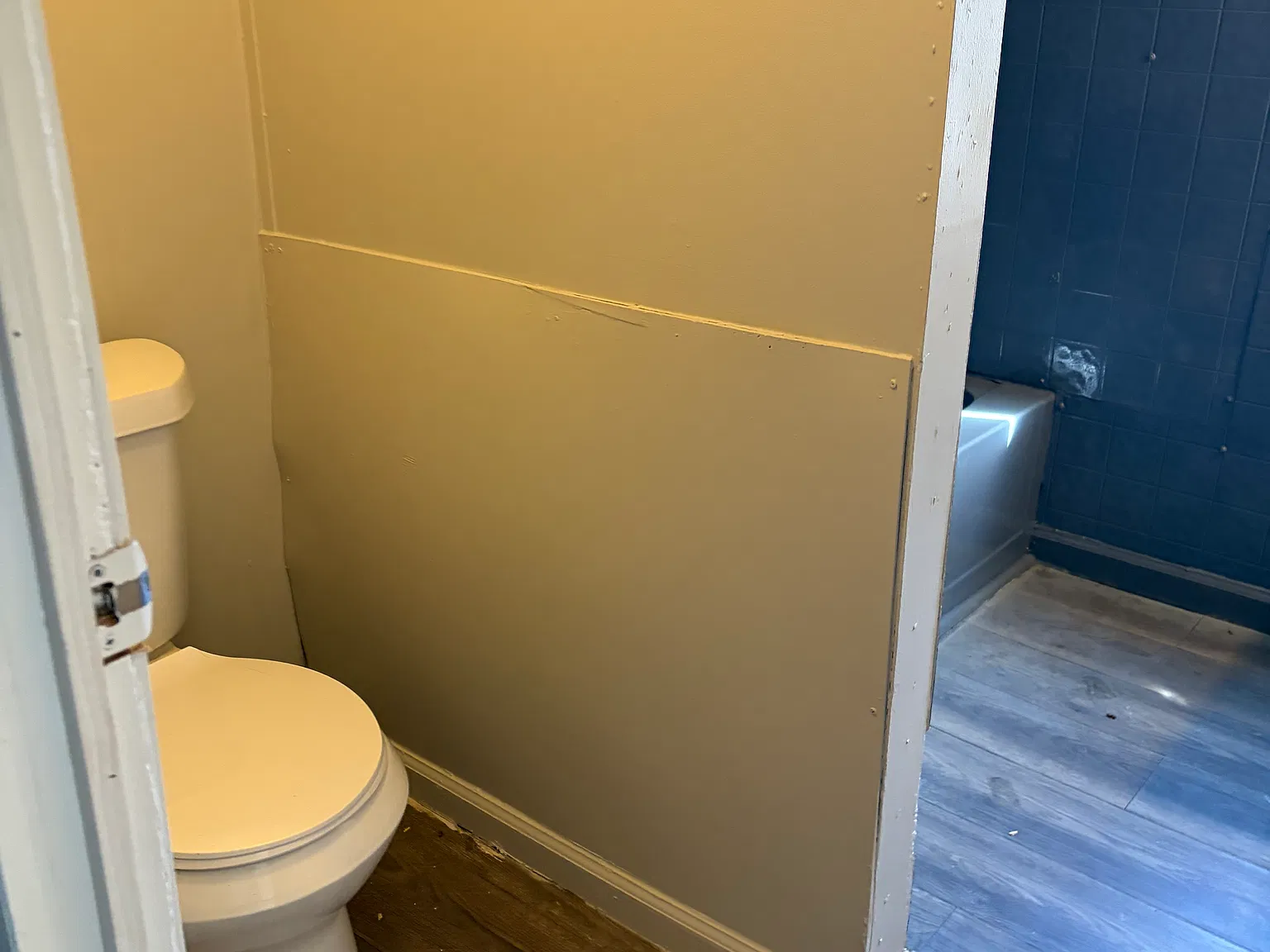 4 bed, $1,400 — Photo 1