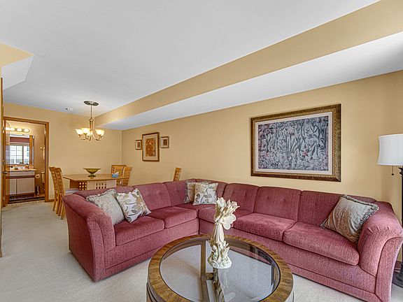 4th image of 10021 Cambridge Ct #E