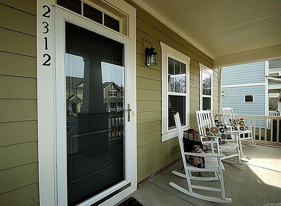 4th image of 2312 Blueberry St