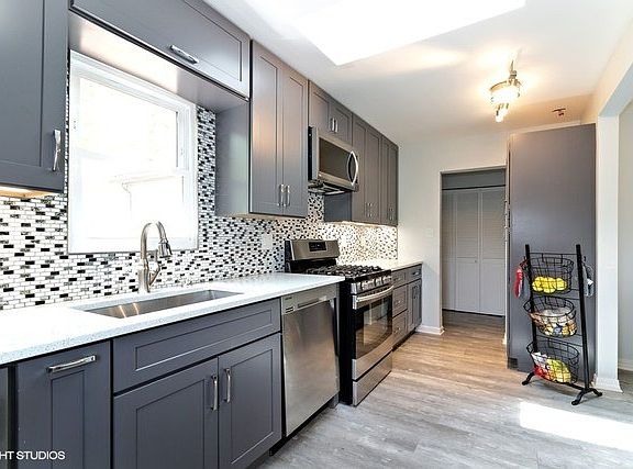 5th image of 16201 Lockwood Ave