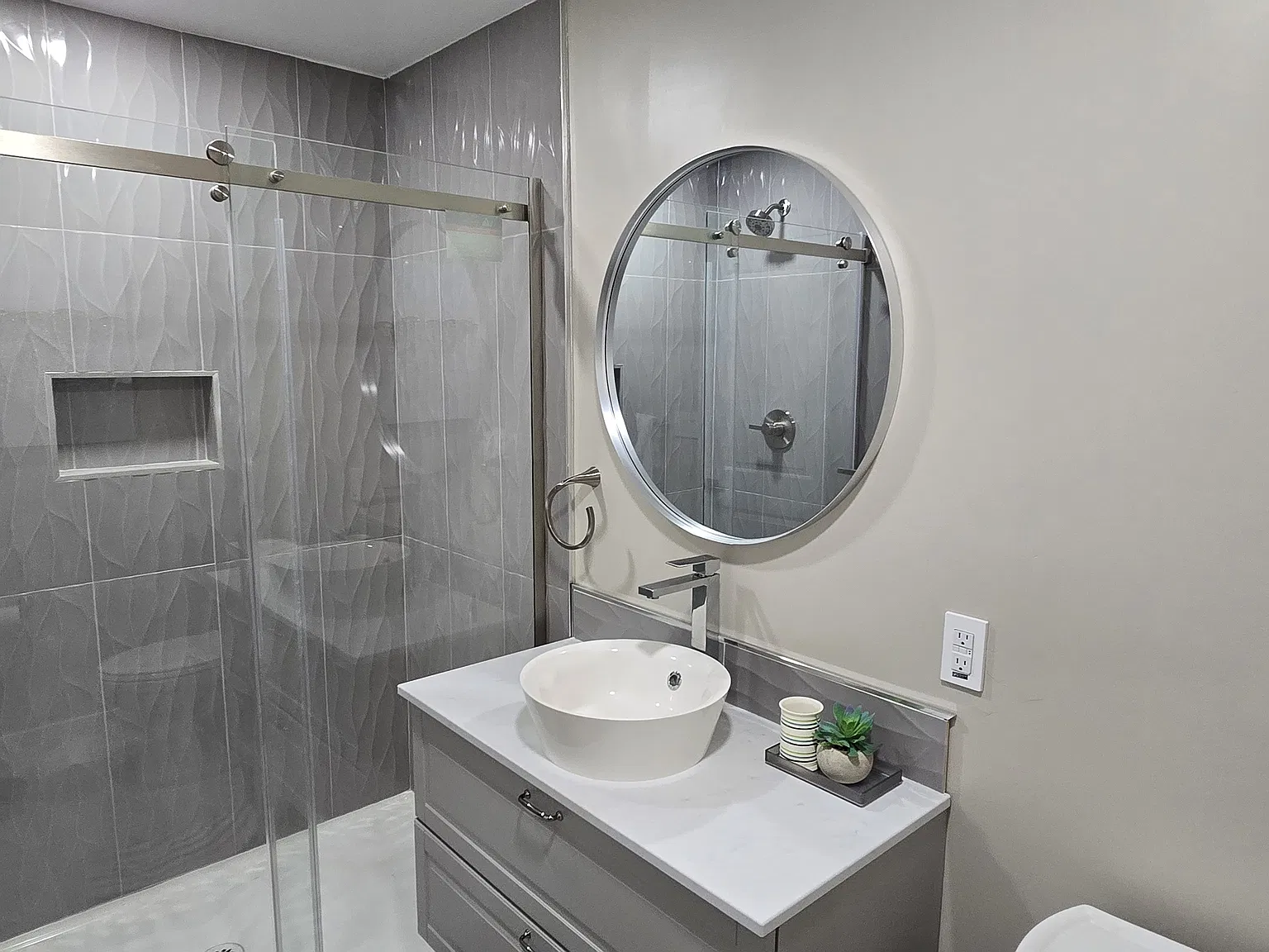 505 Lighthouse Ave, Pacific Grove — Photo 2