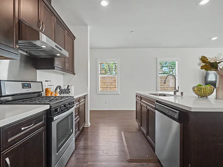 821 Parisa Pl — Photo 14