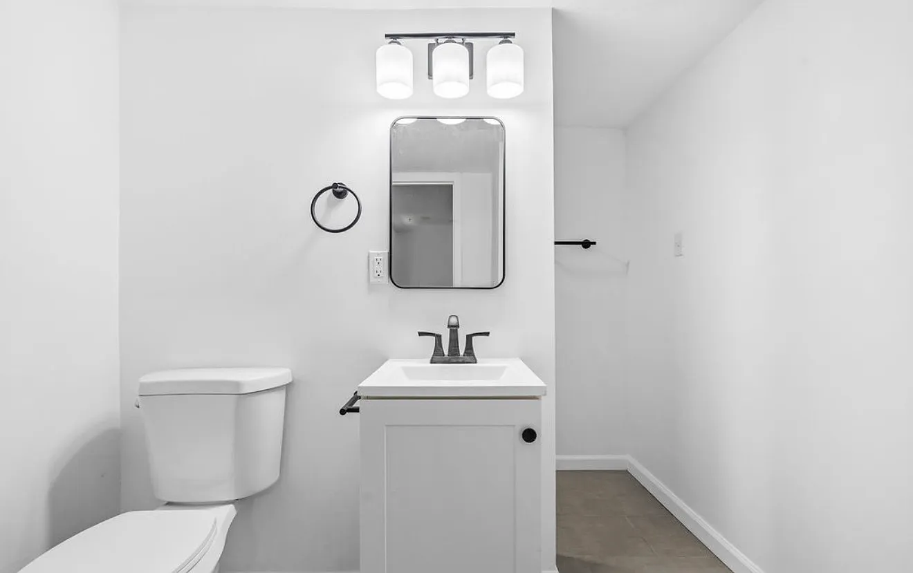 5 bed, 3248 sqft, $3,800 — Photo 3