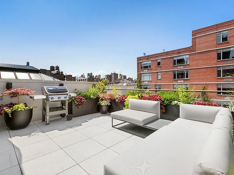 117 W 21st St #PHA — Photo 5