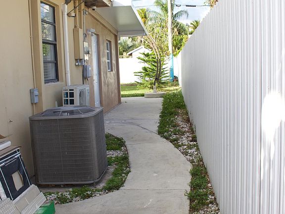 4th image of 10051 Haitian Dr