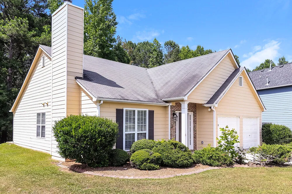 3 bed, 2.0 bath, 1426 sqft, $1,855 — Photo 3