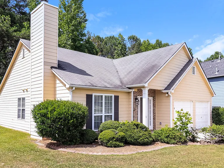 3195 Brookfield Dr — Photo 3