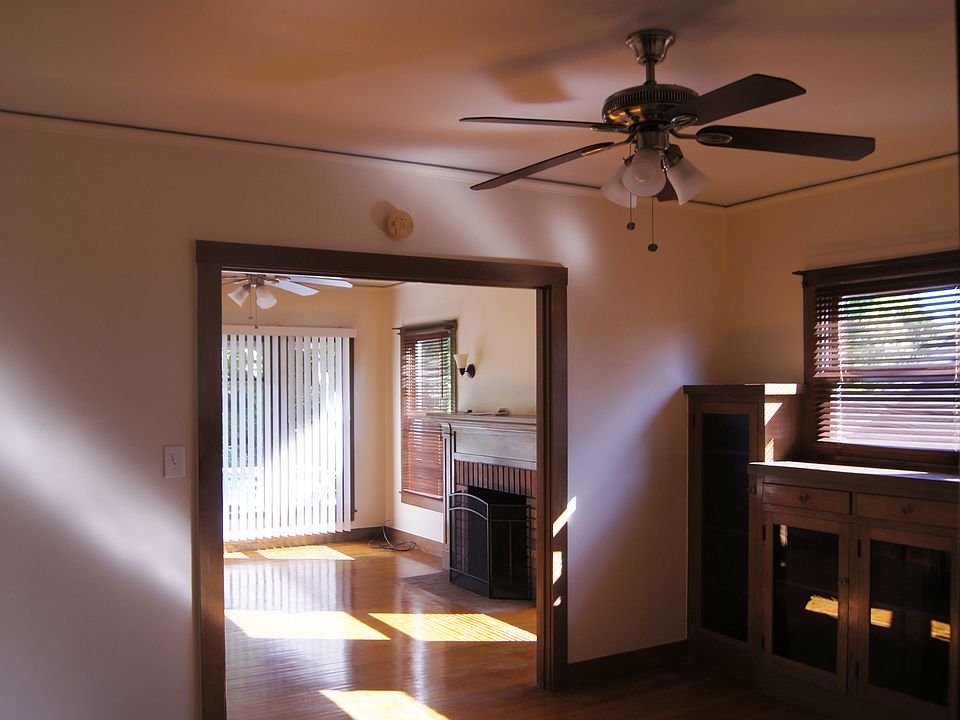 Dining room to front room