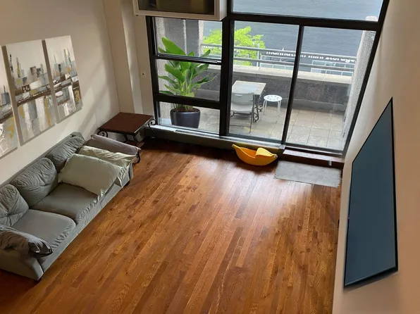 350 East 62nd Street image 1 of 2