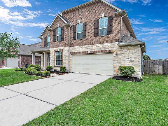 3rd image of 12927 Chatfield Manor Ln