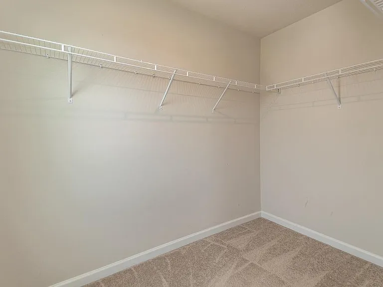 472 Roberta Dr — Photo 22