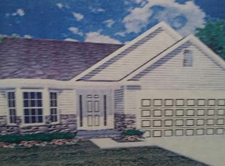 270 Falling Leaf Dr, Seven Hills, OH 44131