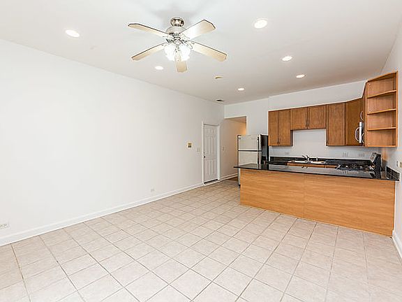 5th image of 2743 W Congress Pkwy APT 1