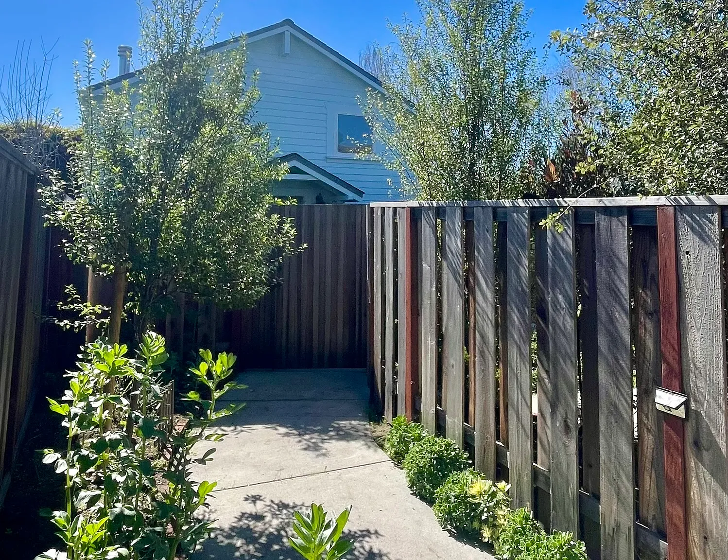 Van Ness Ave, Santa Cruz — Photo 1