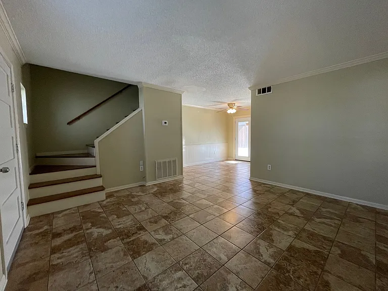 526 E Orange St #3 — Photo 1