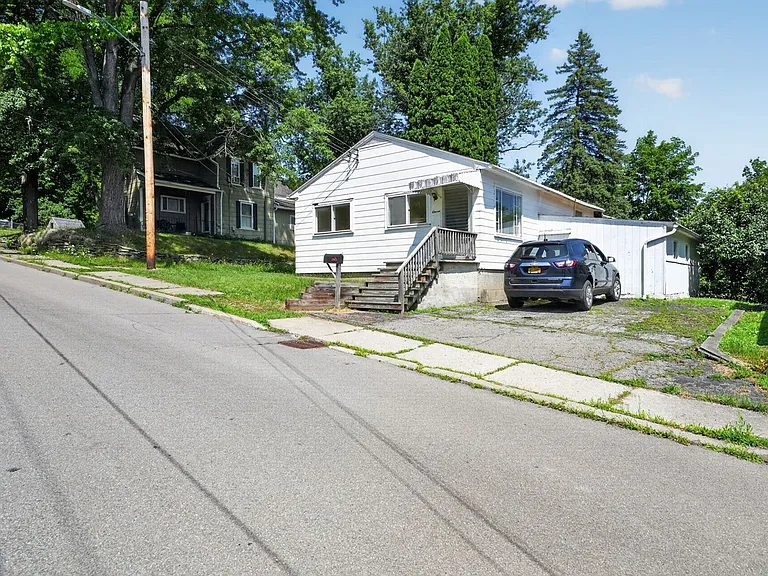 11 Spencer Ave — Photo 27