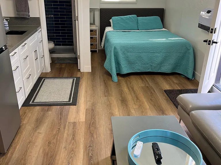 1155 1/2 Aloha Dr — Photo 3