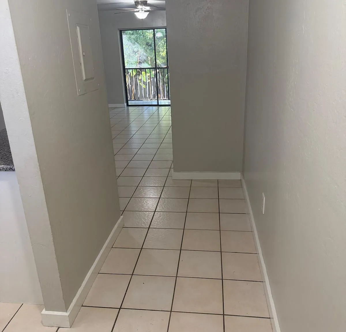 2 bed, 752 sqft, $1,350 — Photo 1